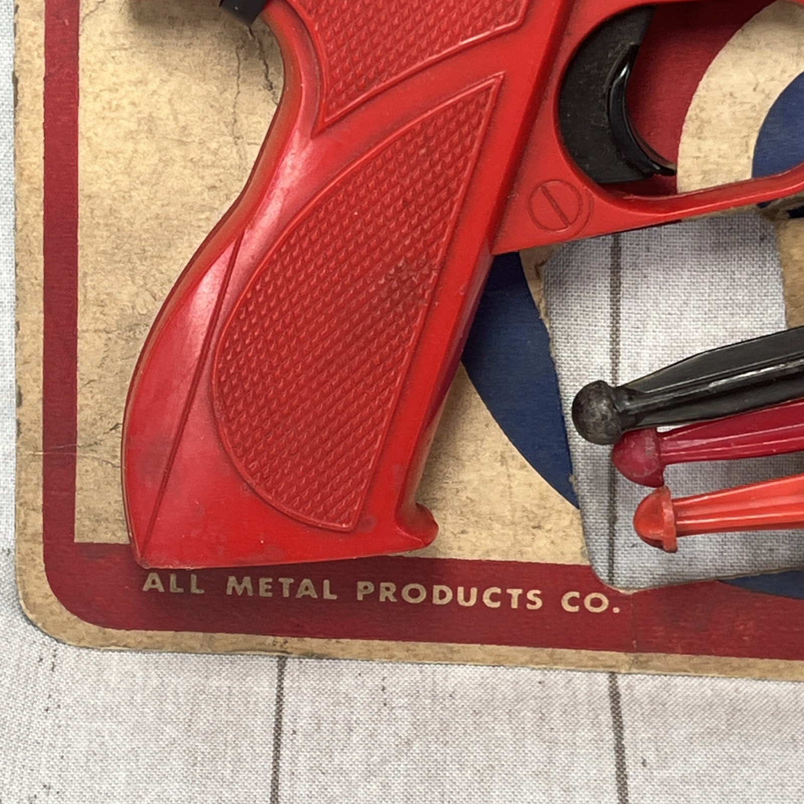 Vtg Wyandotte Toys USA Hard Plastic Red Toy Dart Gun, Darts And Packaging READ