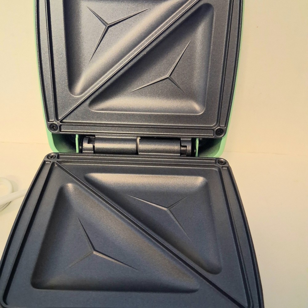 Nostalgia Mini Sandwich Maker. BNIB!