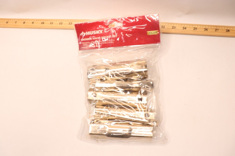 Husky Shower Valve Socket Set 1003002665