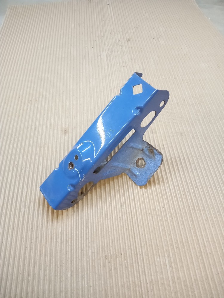 Vivaro Trafic Primastar 1.9 Front Side Bumper Wing Mount Bracket 2001-2006