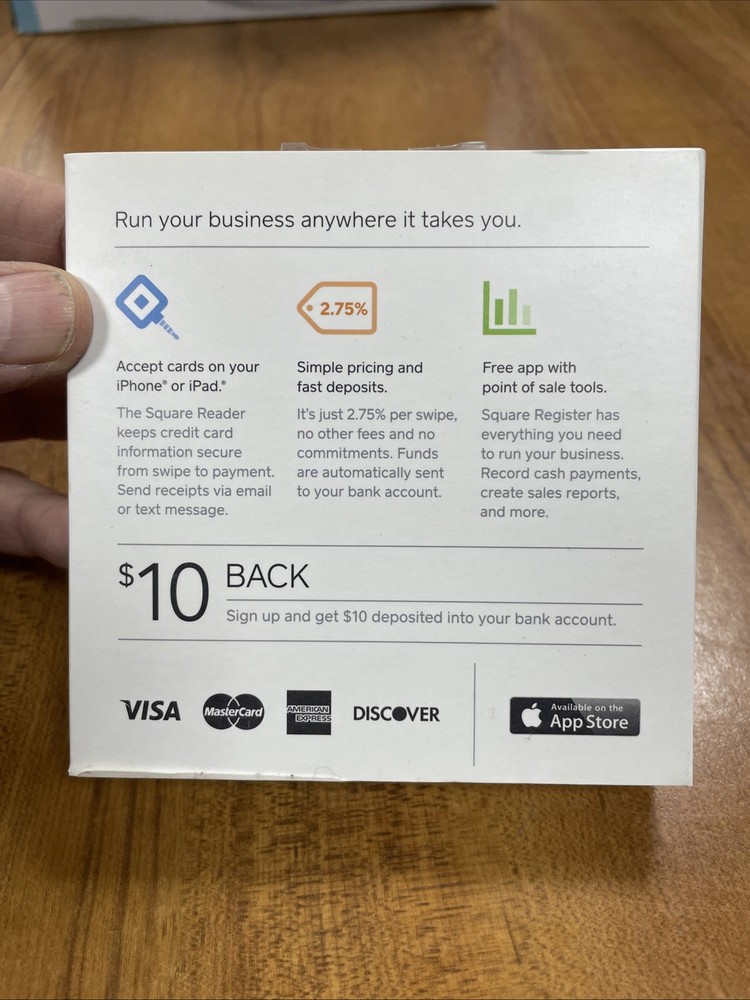Square Credit Debit Card Reader Charge Mag Stripe Apple & Android Compatible NEW
