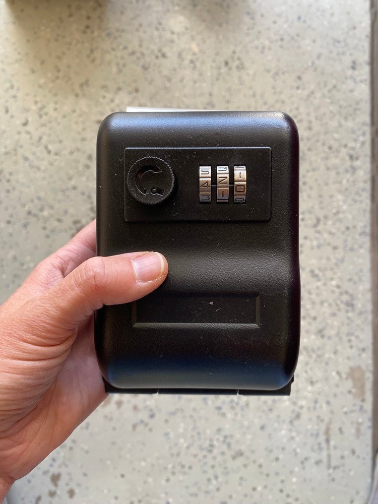 Car window lockbox, key lockbox, black, ideal for Turo