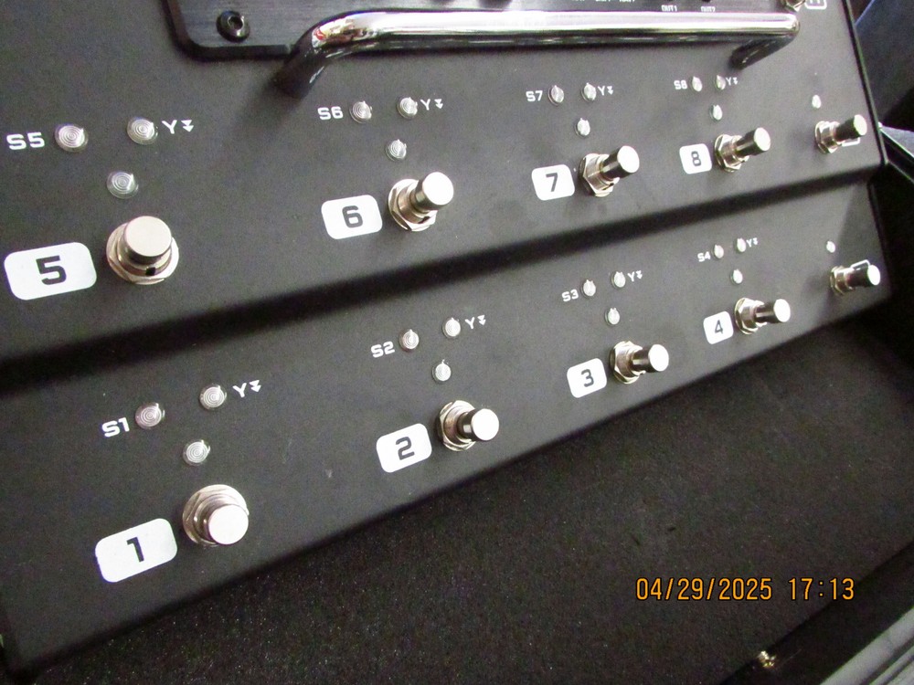 Fractal Audio Systems AX8 Amp Modeler/Multi-FX Processor - Black