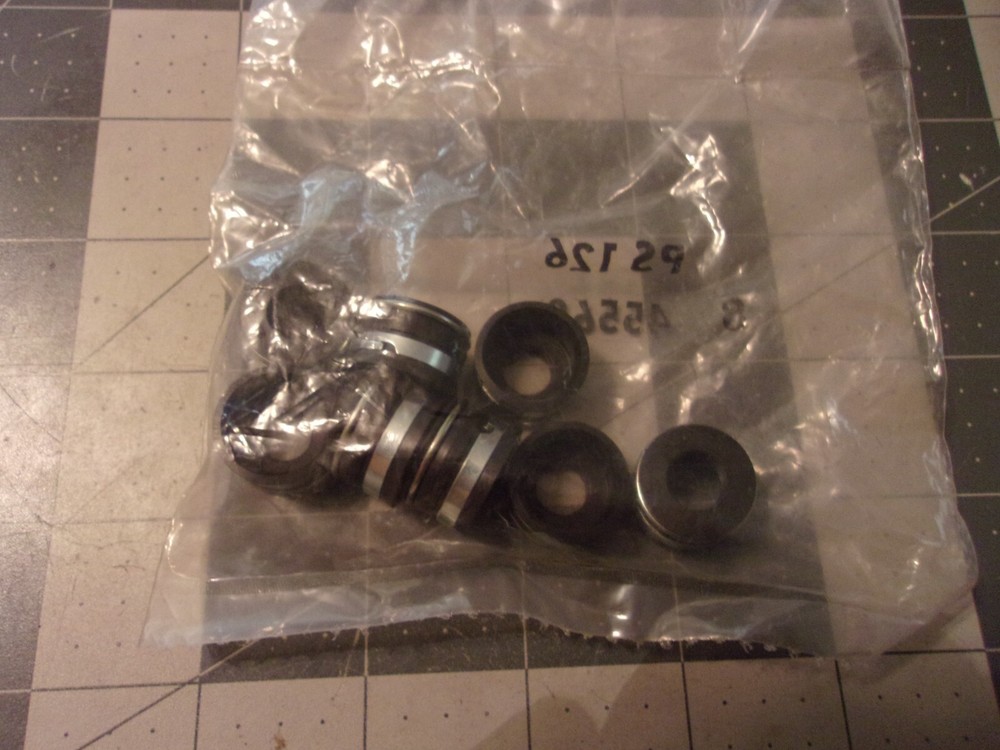 45560 (8) Valve Stem Seals SS45560