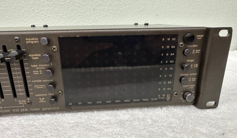 AUDIO CONTROL C-101 EQUALIZER / SPECTRUM ANALYZER