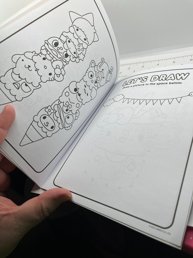 COLORING BOOK: Hello Kitty