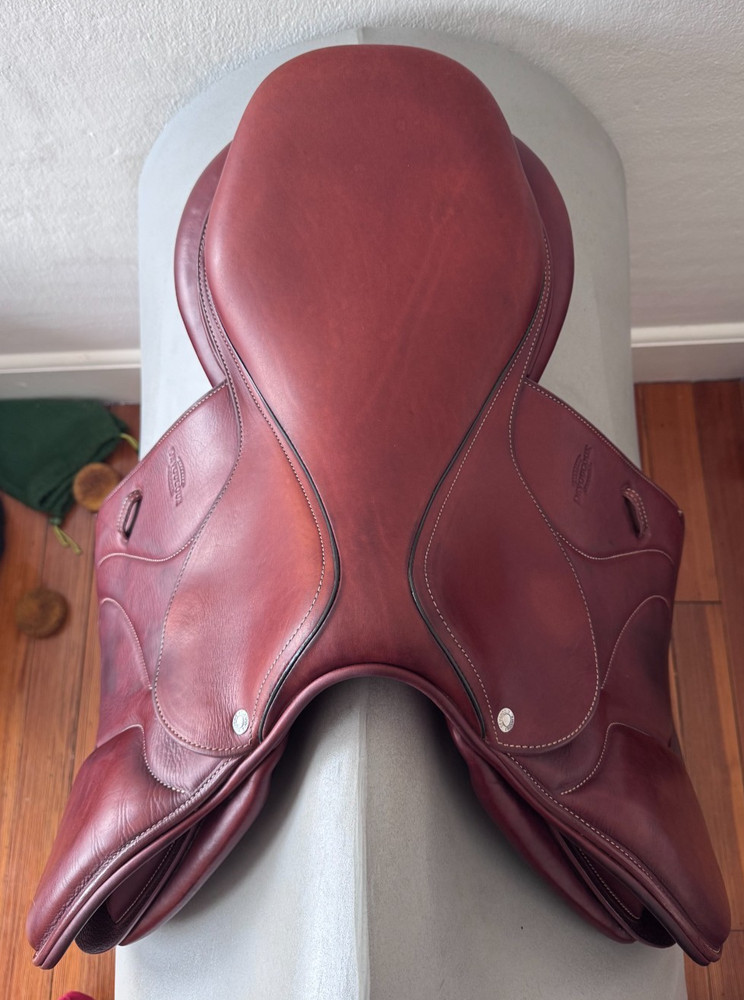 17.5" Devoucoux Biarritz S Saddle - 2022 - 1AA - Full Buffalo - MINT!