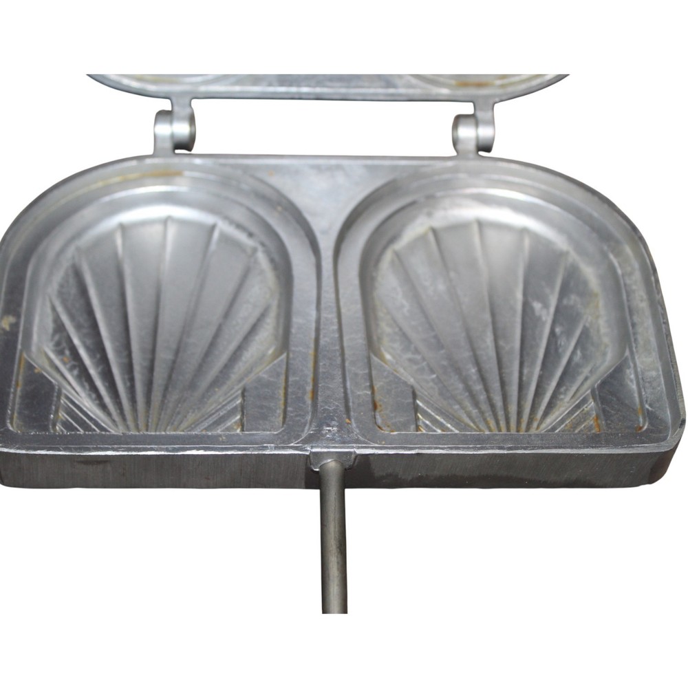 S.E.F.A.M.A Cast Metal Seashell Camp Pie Maker Waffle Sandwich Frame