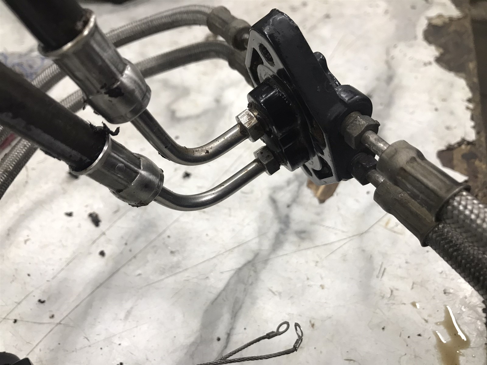 MerCruiser Mercury Marine out drive outdrive trim tilt lift hydraulic cylinders