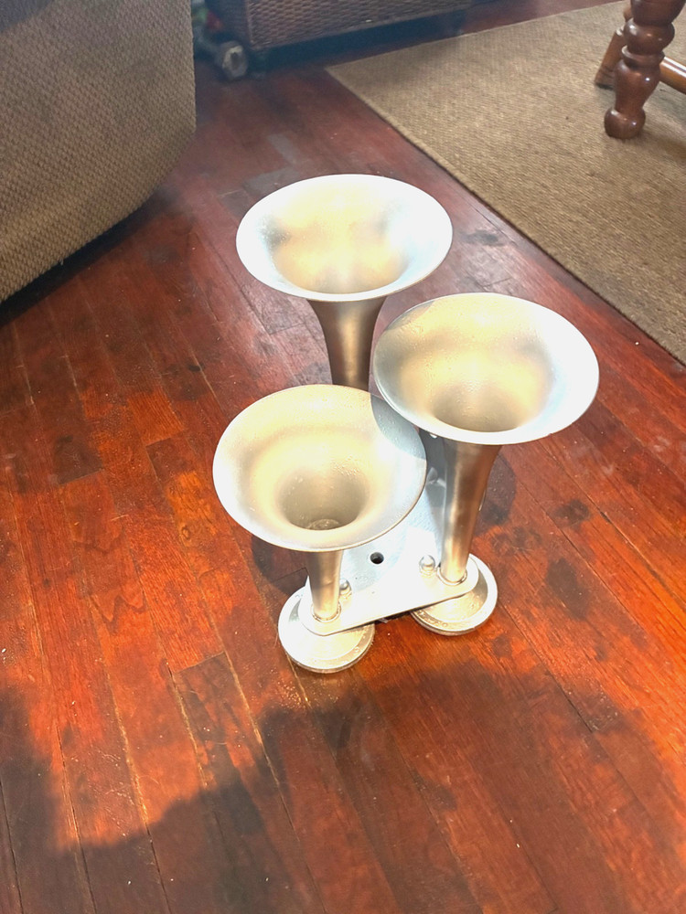 Vintage TripleHeader Airhorn
