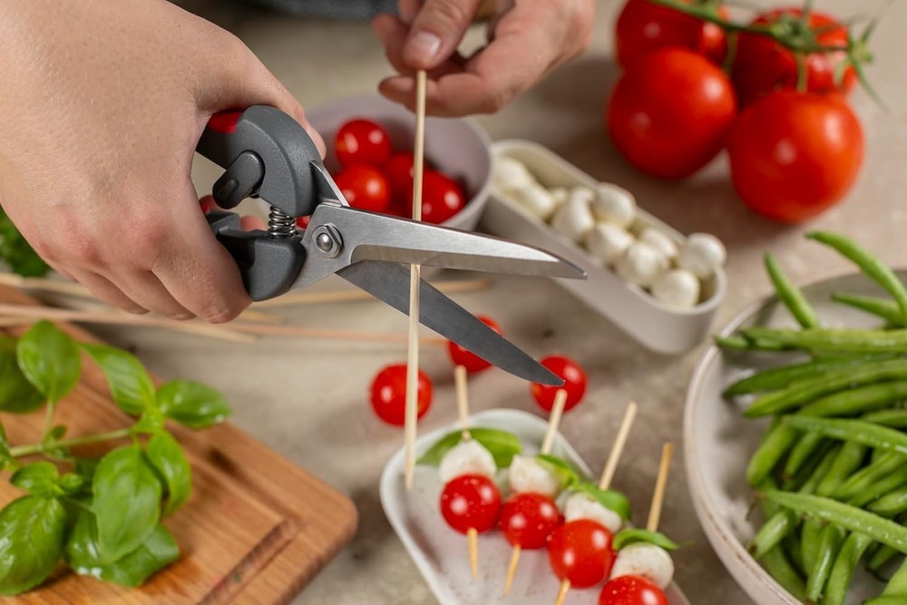 Multi-Purpose Pro Kitchen Shears with Quick-Release Spring and Locking Mechanism