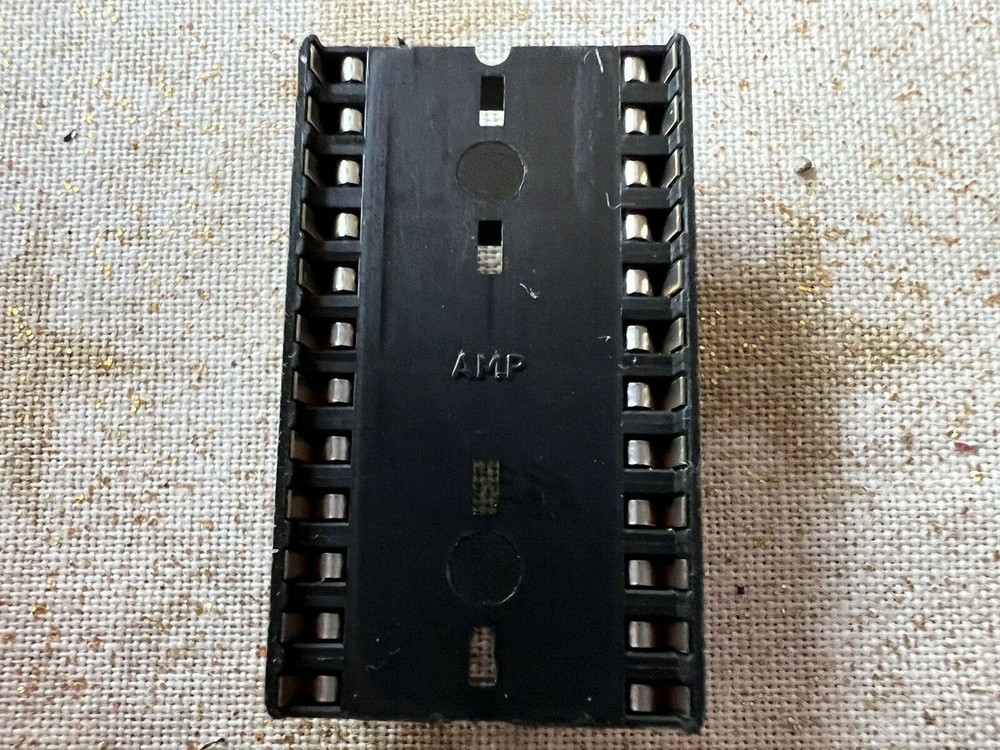 ** Quantity 12 ** Lot AMP DIP IC Socket 24 pin wide sockets