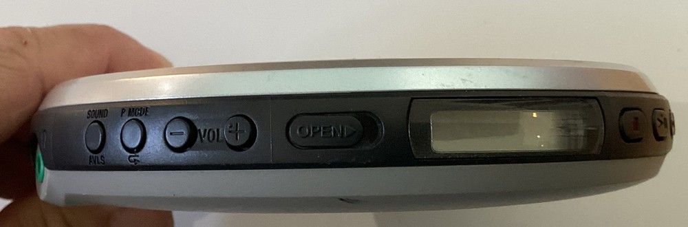 Sony Walkman CD Player D-EJ011 - Not Tested