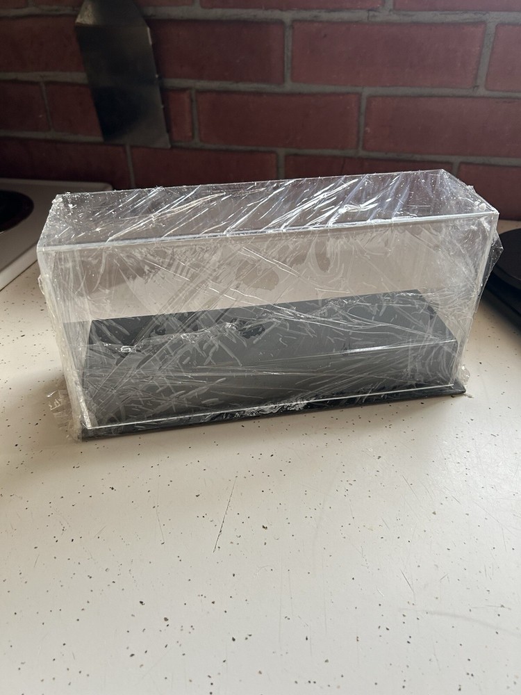 3 ball baseball holder display case