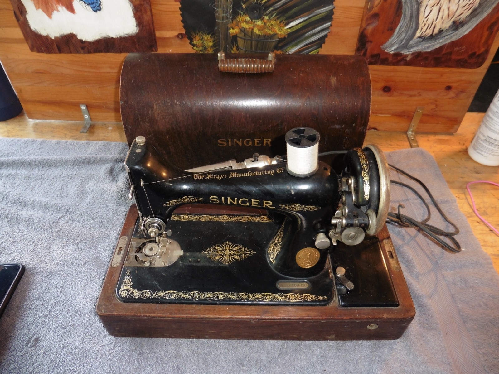 Vintage Singer Sewing Machine Serial# AB670423 BU7 Sewing Motor