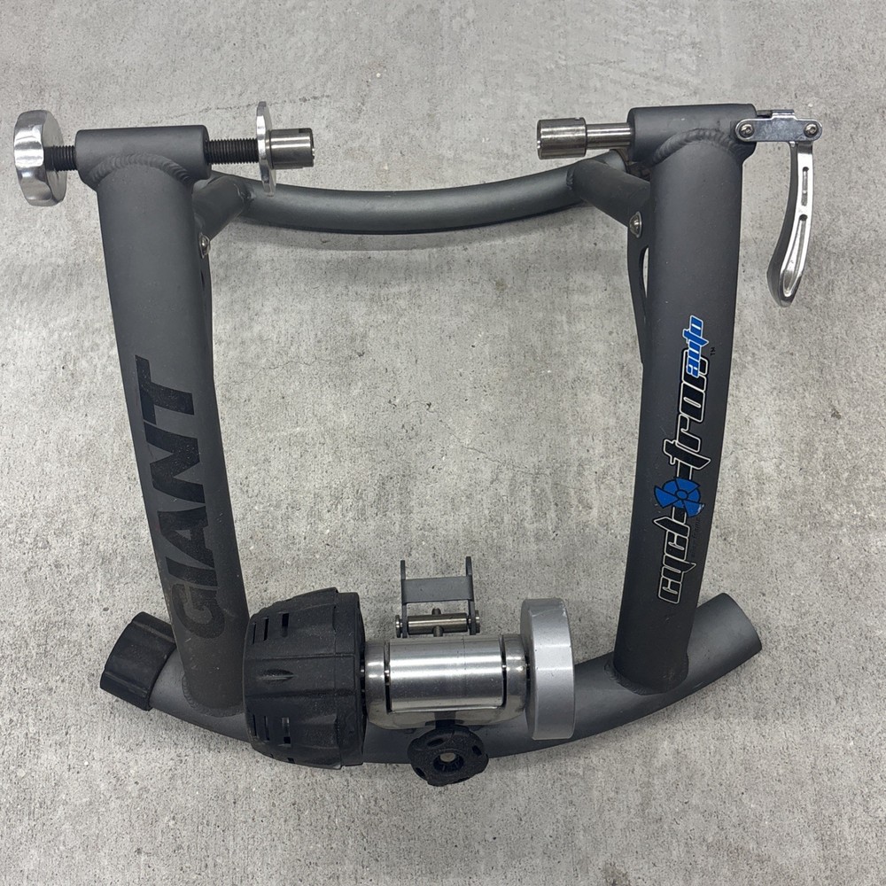 GIANT CYLCOTRON BICYCLE TRAINER