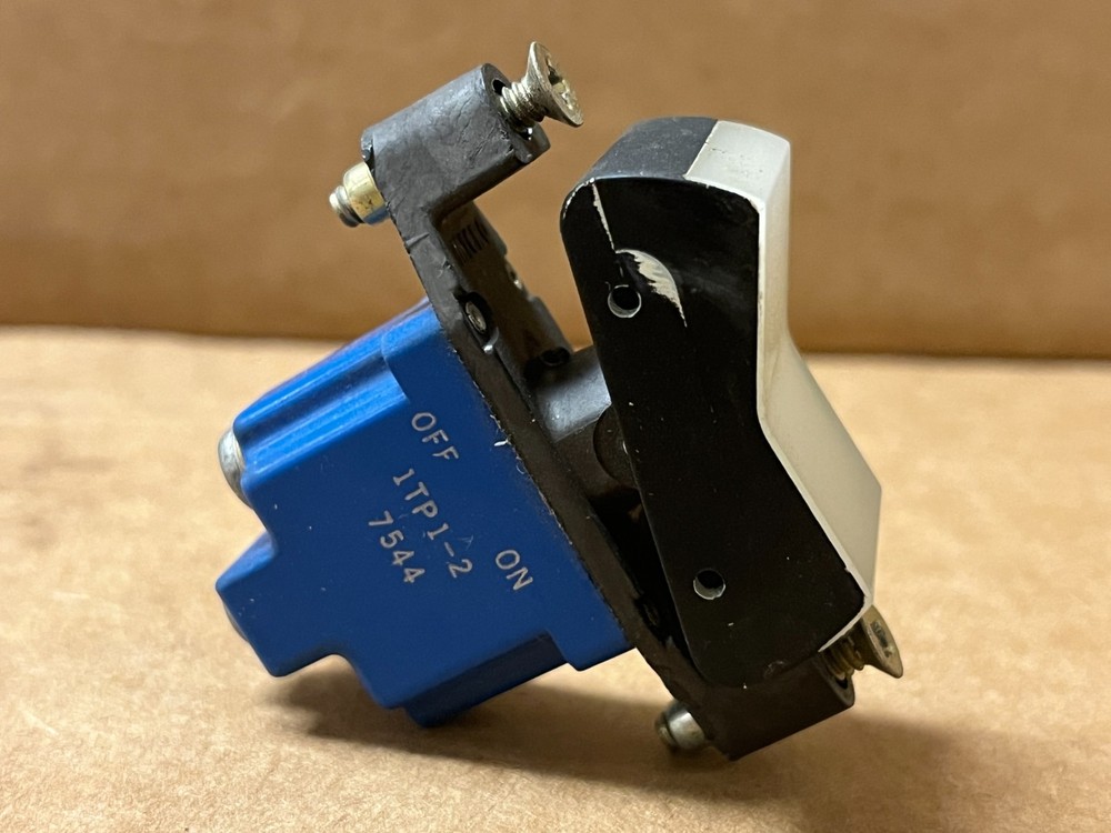Push Switch P/N 587-783 Alt. 1TP1-2