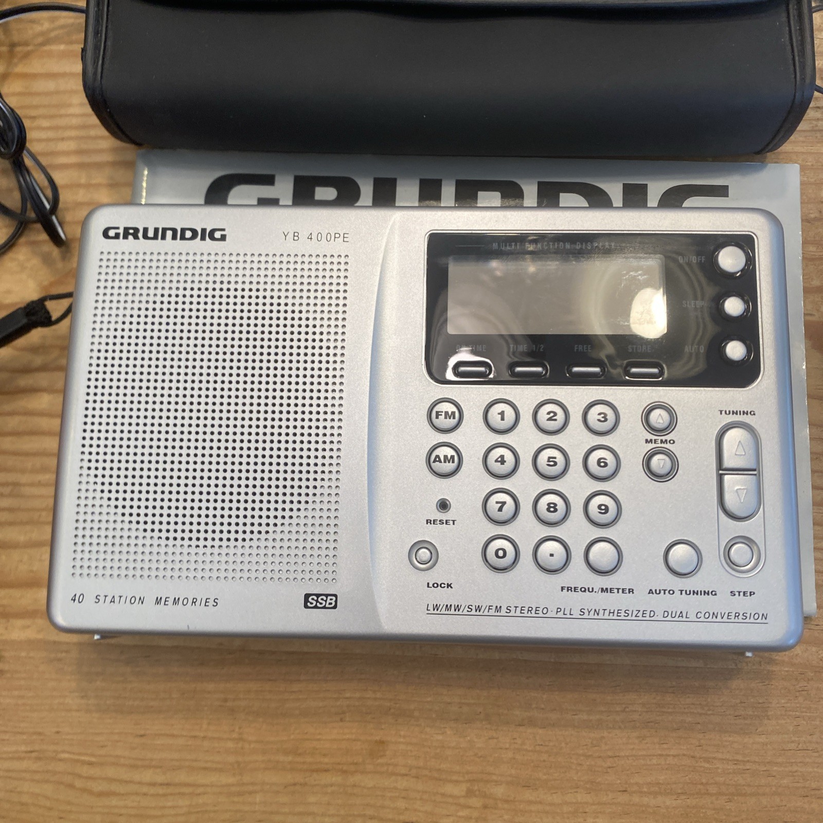 Grundig YB 400 PE World Receiver Radio w Box Case Manual AC Adapter Works