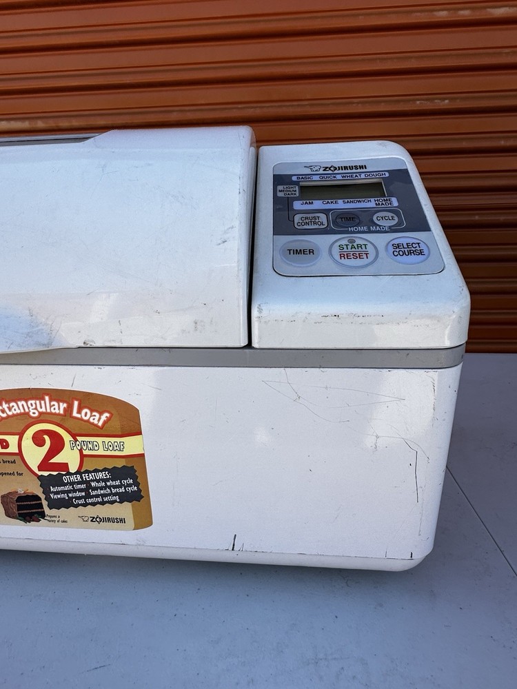 Zojirushi Bread Machine White 2 lb Crust Control Timer Cake Function bbcc-v20