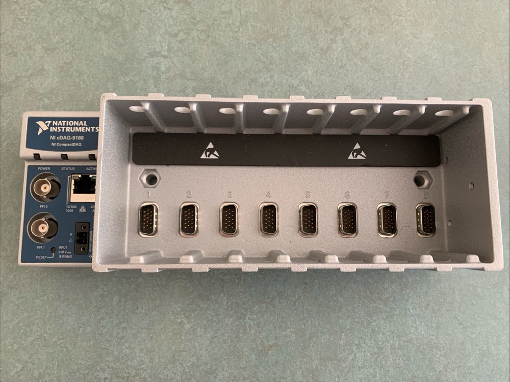 National Instruments compactDAQ cDAQ-9188 Ethernet 8-Chassis