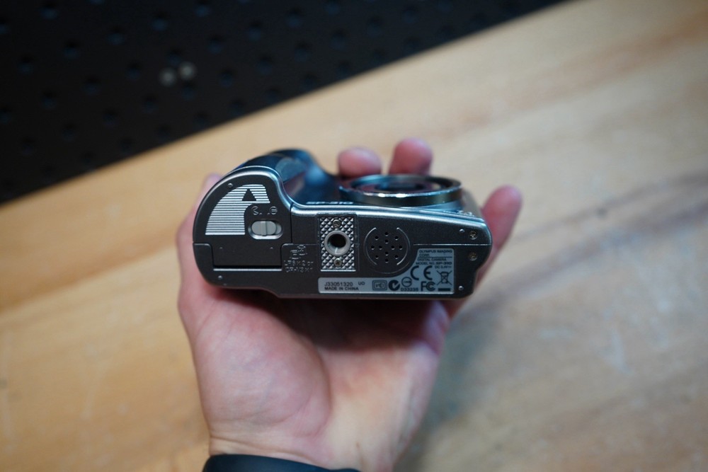 Olympus Digital Camera SP-310 7.1MP Silver — TESTED & WORKING