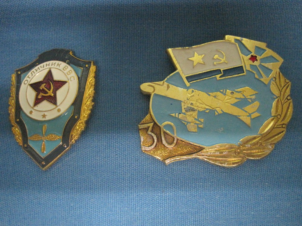 Pin. Badge. Set. Aviation.