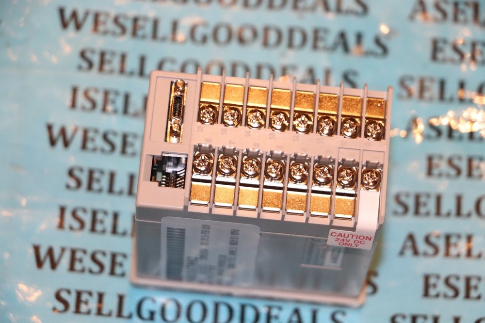 Keyence AT-V501H Sensor Controller New