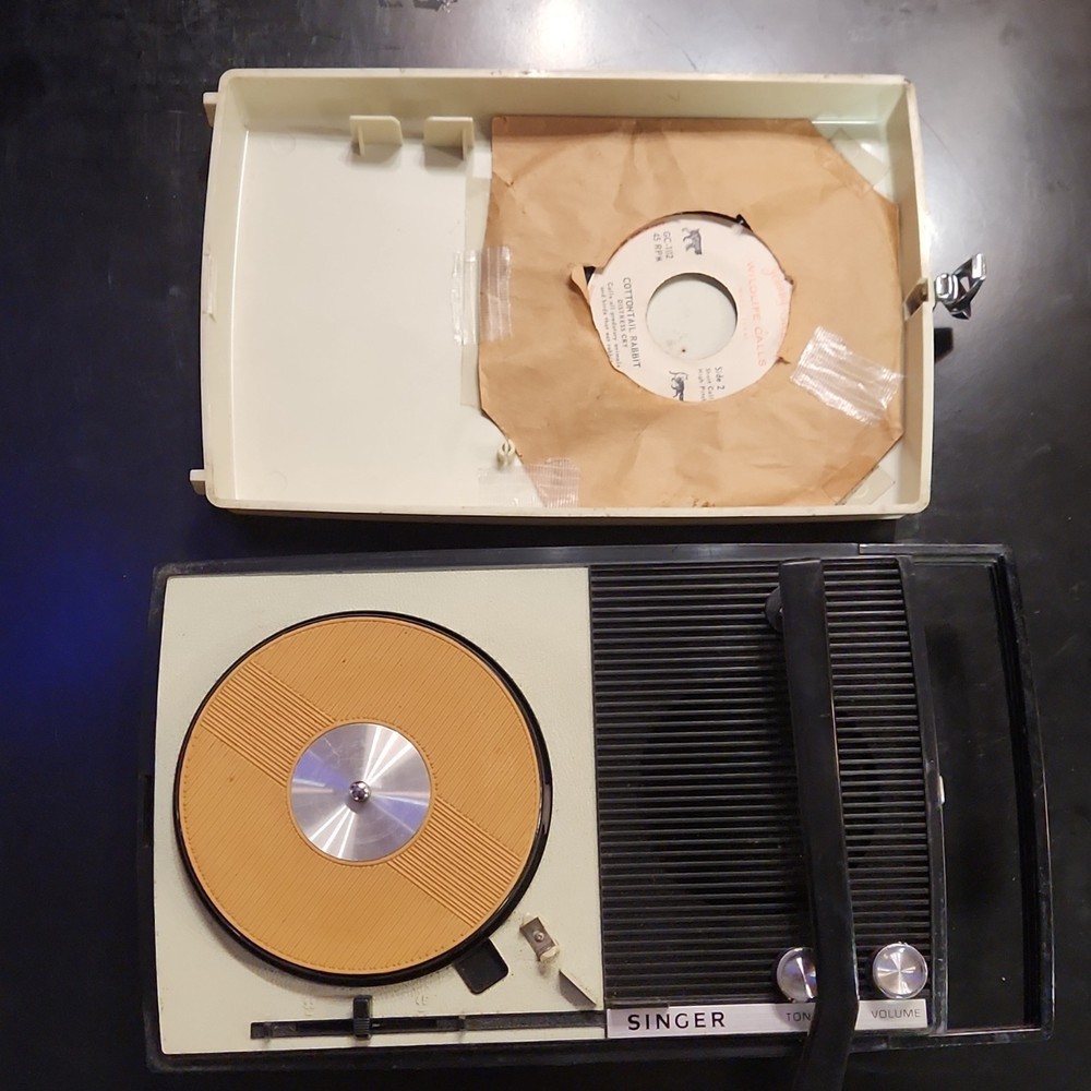 SINGER Vintage Portable Record Player with Tone Control
