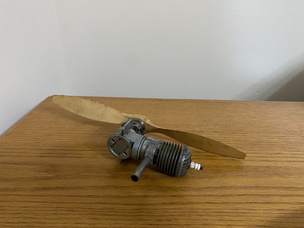 Cleveland Tom Thumb Spark Engine Model Airplane Engine ZA-21