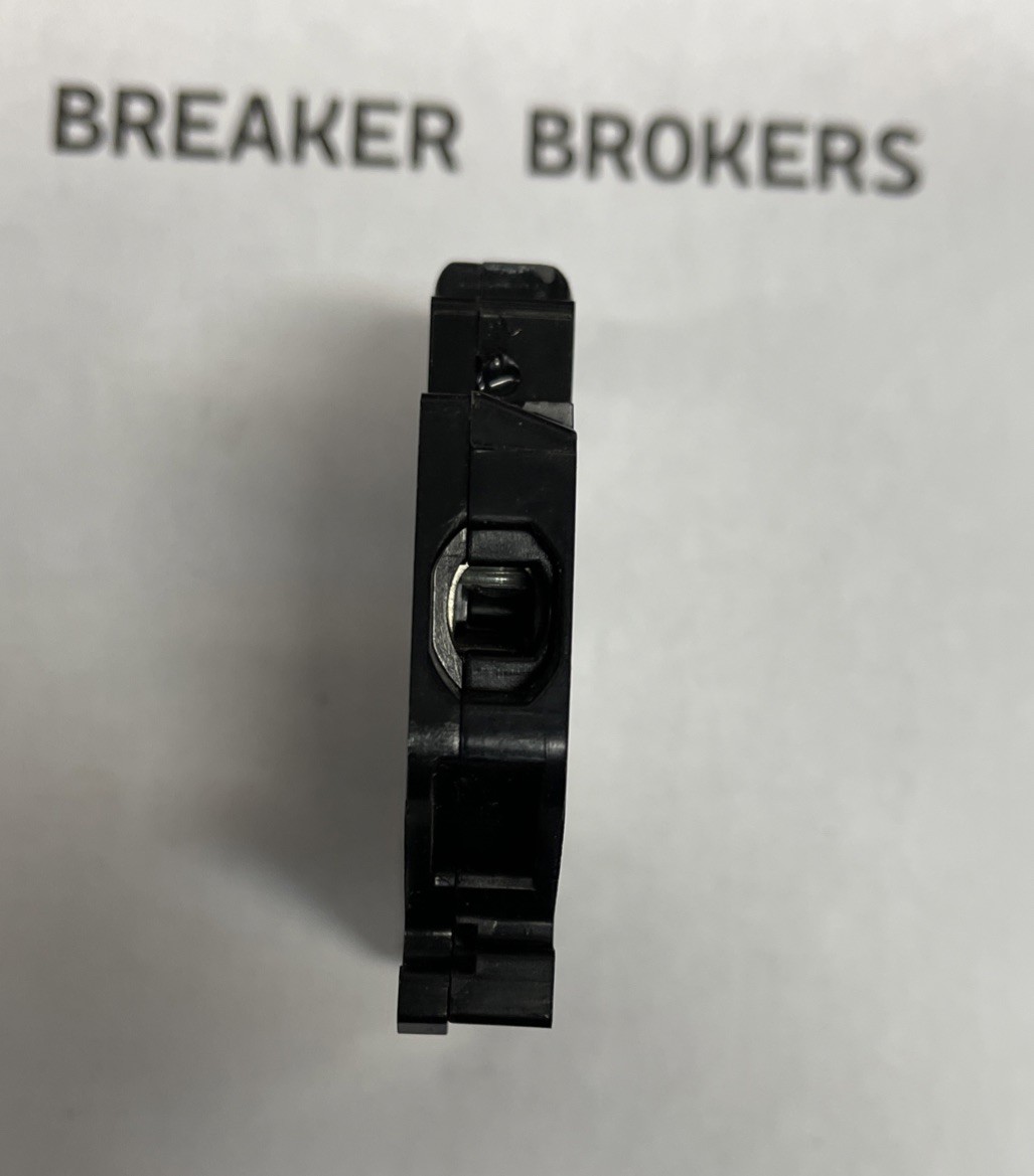 Challenger Crouse Hinds A120L MH120L 1 pole 20 amp 120v Left Hk SHIPS TODAY FAST