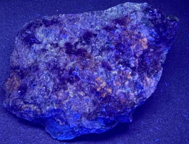 MULTICOLOR COOL FRANKLIN ASSEMBLAGE: FLUOROAPATITE & CHLOROPHANE, FRANKLIN, N.J.
