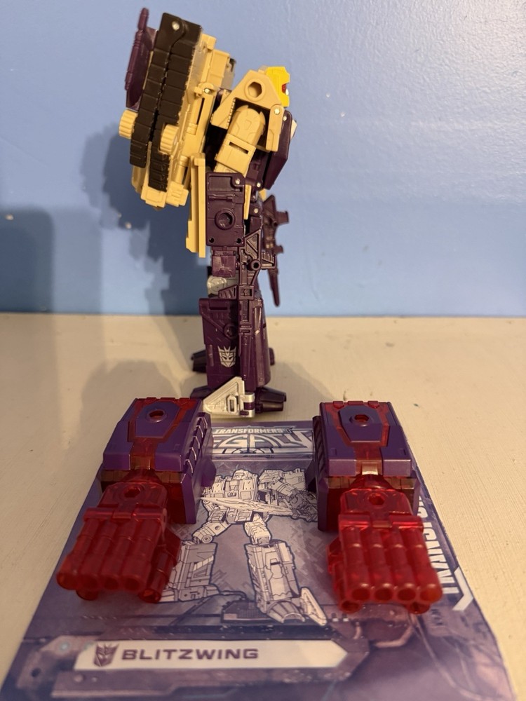 Transformers legacy blitzwing complete