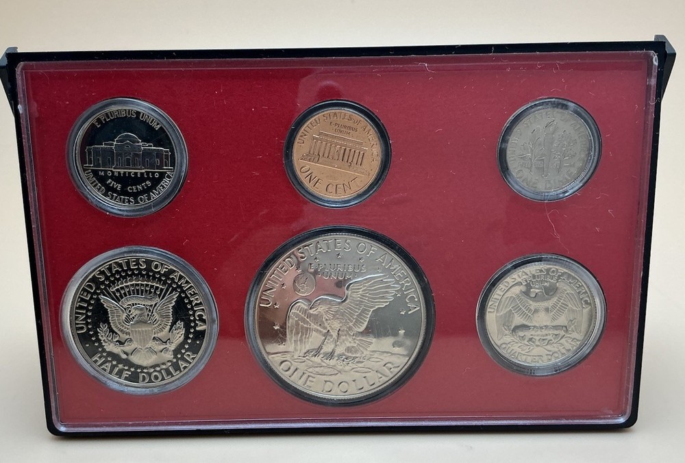 US Mint Proof Set 1977 San Francisco 6 Coins, Black Case, Red Insert