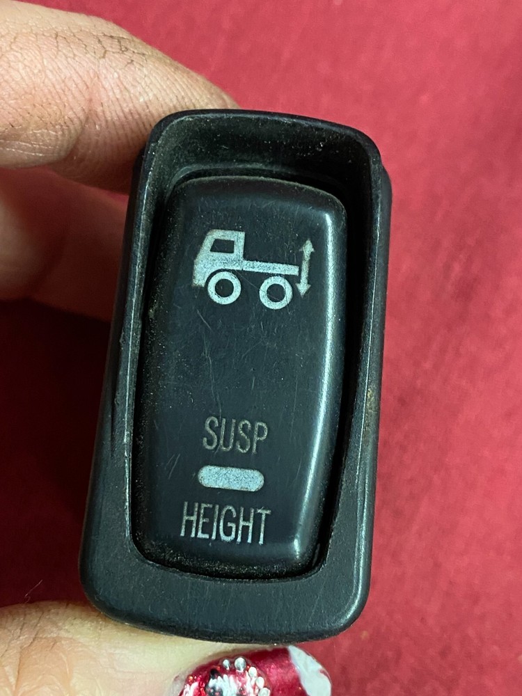 VOLVO MACK  LOAD SUSPENSION HEIGHT,  SWITCH, ROCKER 82280761   FROM MEXICO