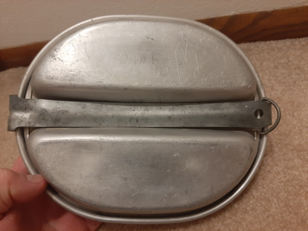 Vintage 1945 WWII US GI Army Military AGM Co. Aluminum Folding Handle Mess Kit