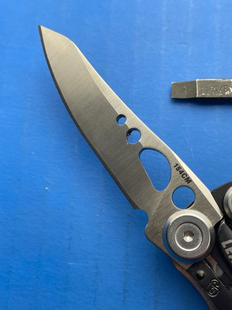 Leatherman Skeletool CX Multi-Tool Pliers Combo Knife Bit Driver