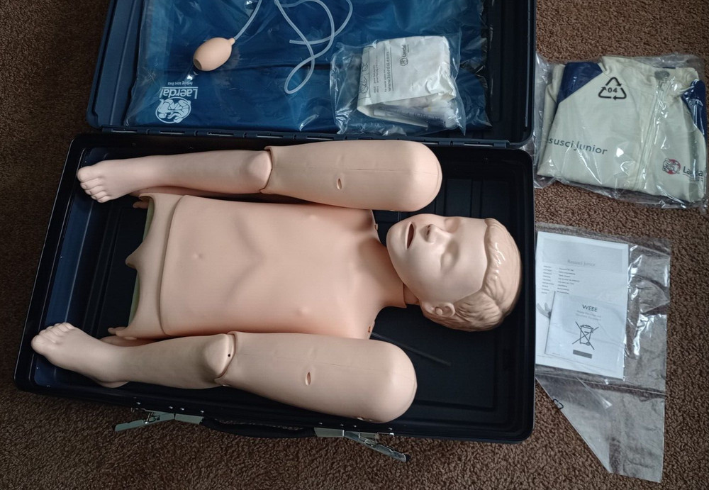(ONE) Laerdal Resusci Junior CPR Trainer Dummy System w/ Hard Case -EMT Training