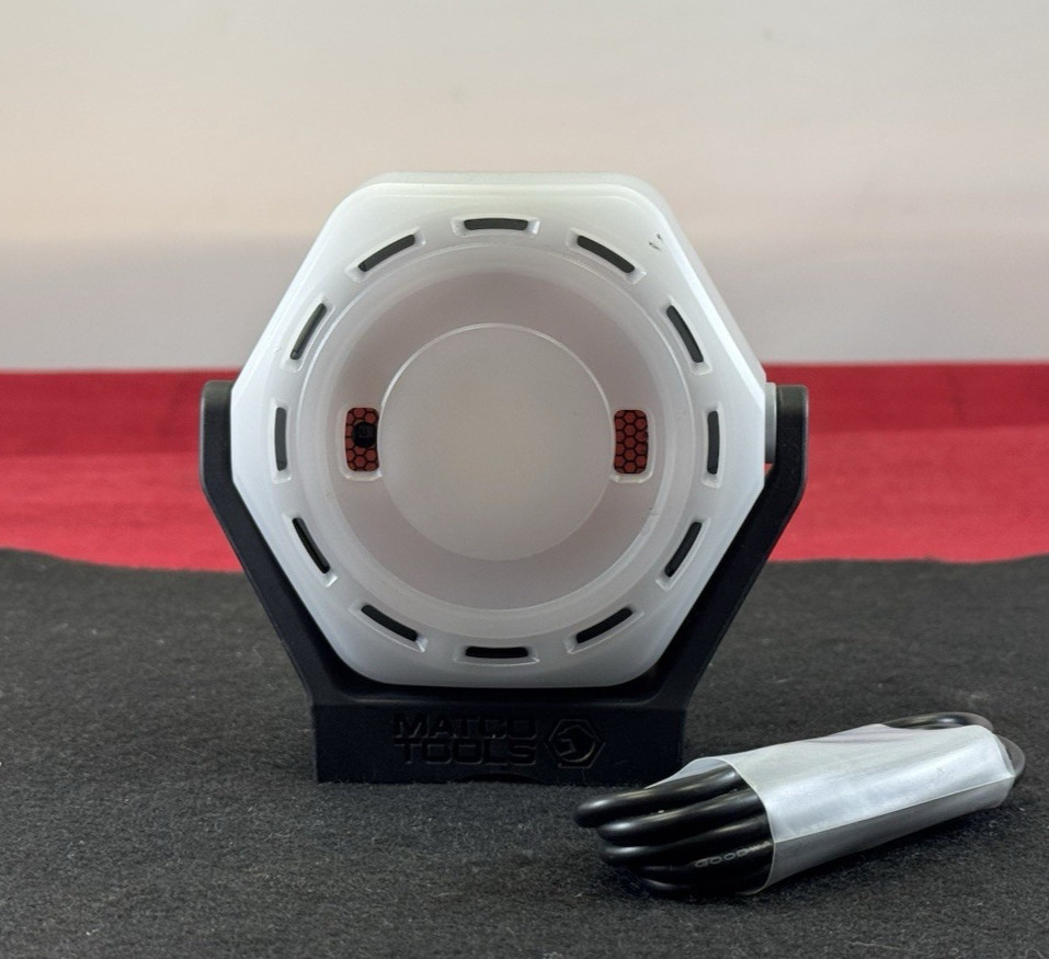 Matco Tools Mini Handheld Rechargeable Floodlight MWLMFLO3