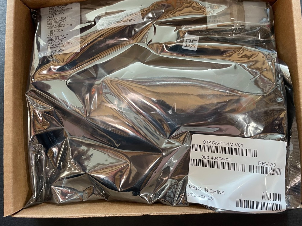 Genuine CISCO STACK-T1-1M (800-40404-01) V01 StackWise 1M Stacking Cable New