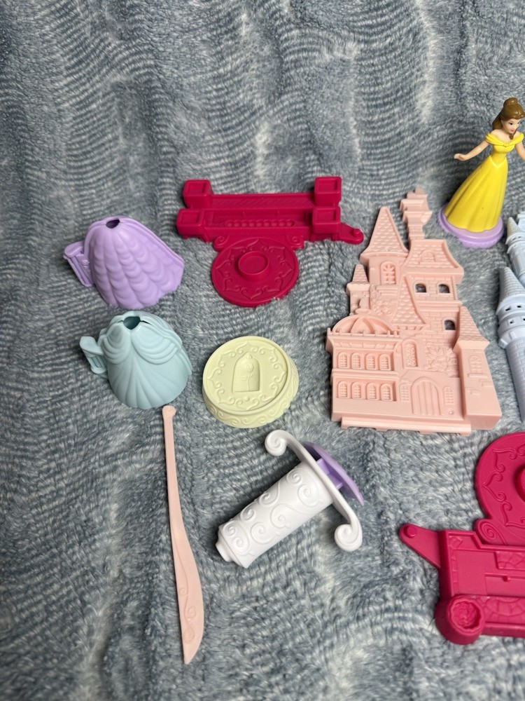 Disney Princess Play-Doh Castle & Figures Bundle