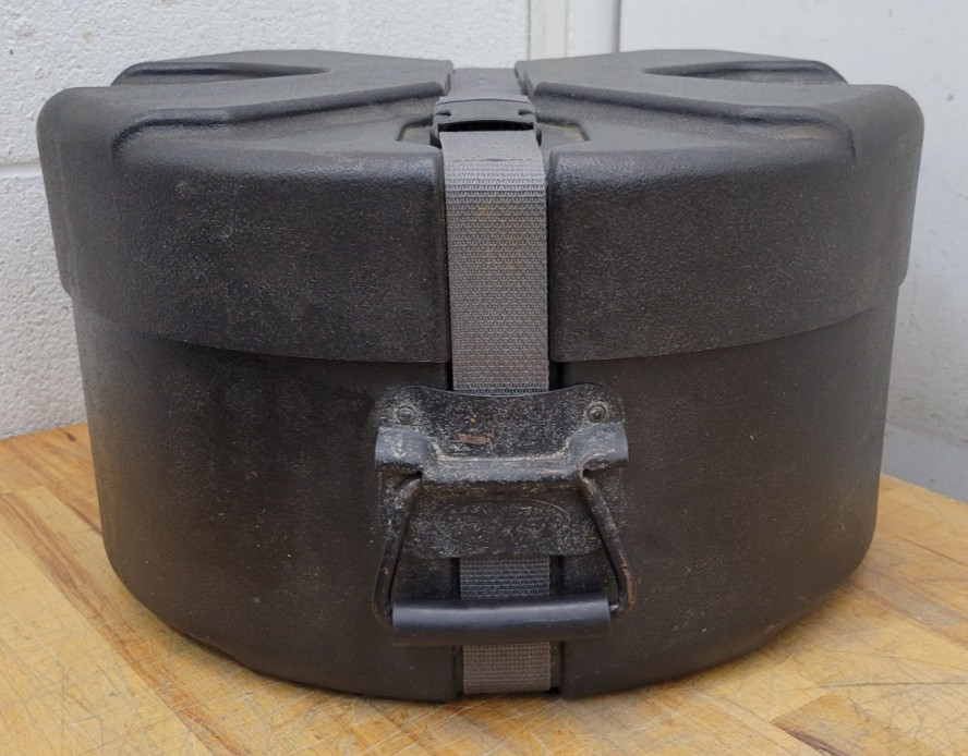 SKB Drum Case w/Padded Interior 18" - USED