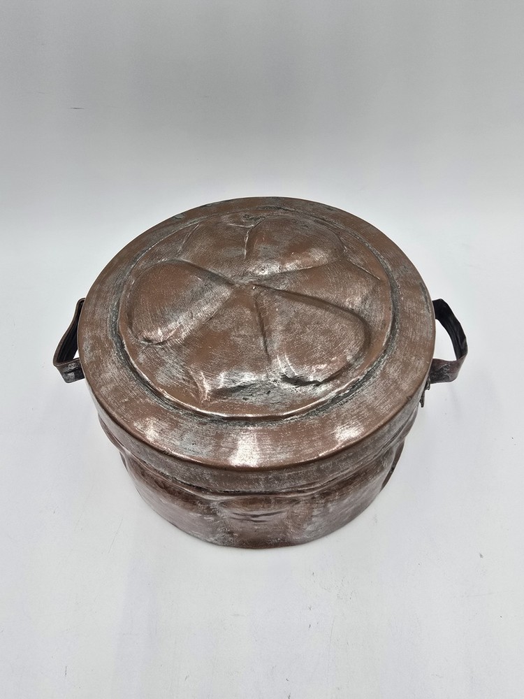 Rustic Hammered Copper Lidded Box Farmhouse 7 3/8” Primitive