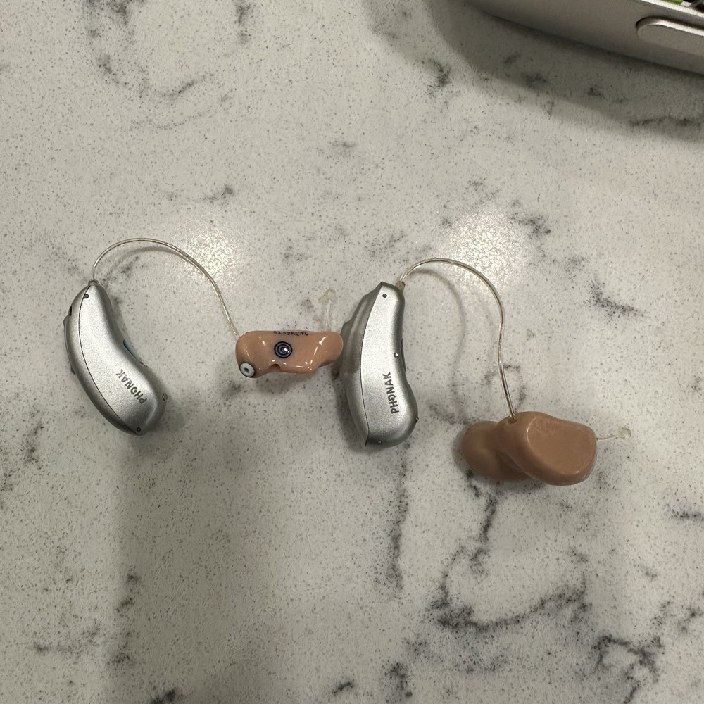 Phonak Audeo P90-R Custom Programmed With Charging Case And Paperwork Untested