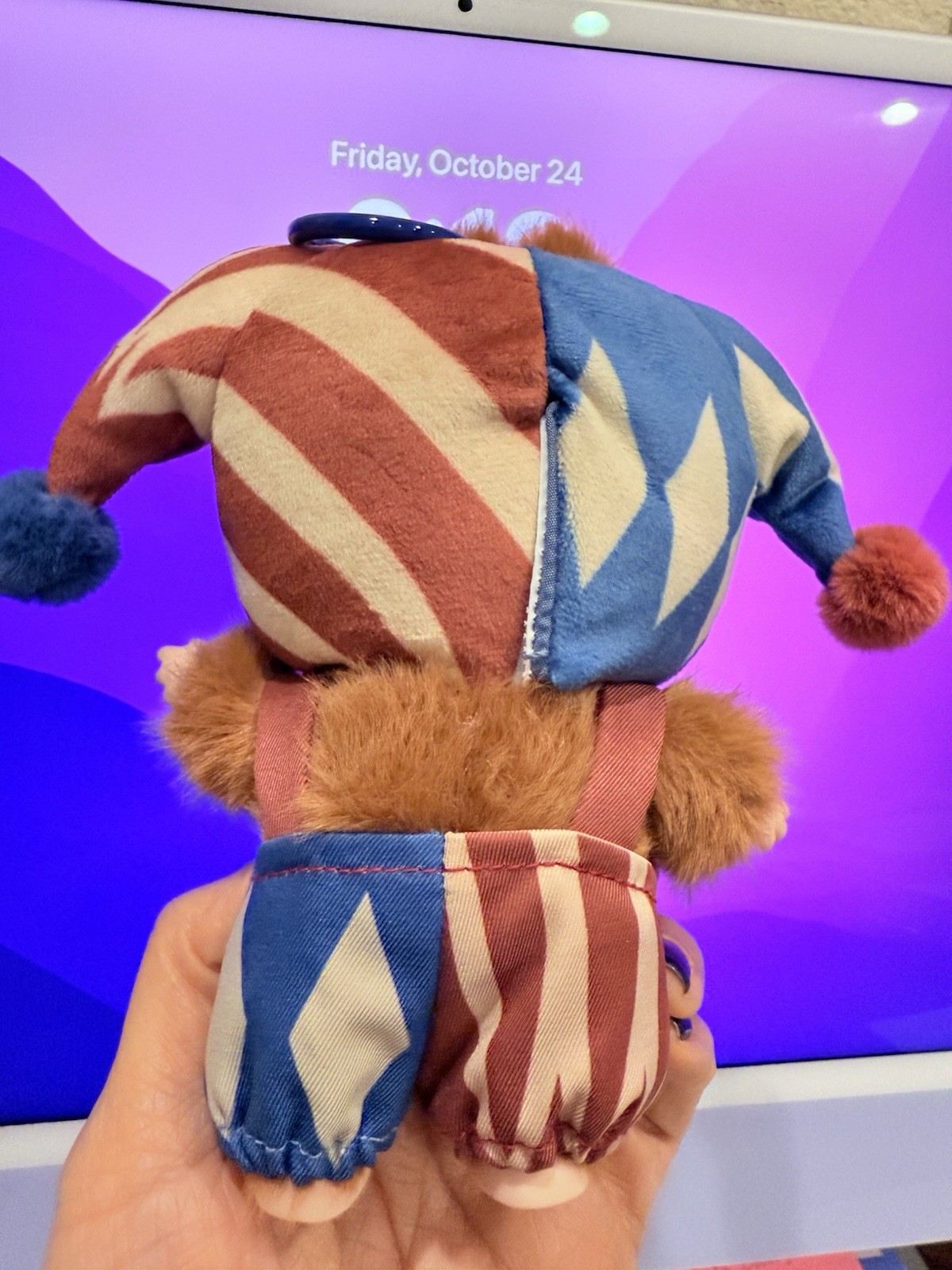 Pop Mart, Why So Serious Series Vinyl Plush Pendant (JUGGLING CLOWN)