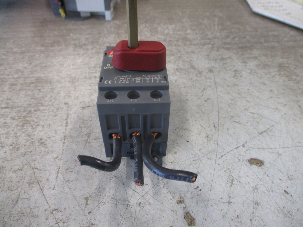 ABB Disconnect Switch OT32E3 40A 600V 3P Used