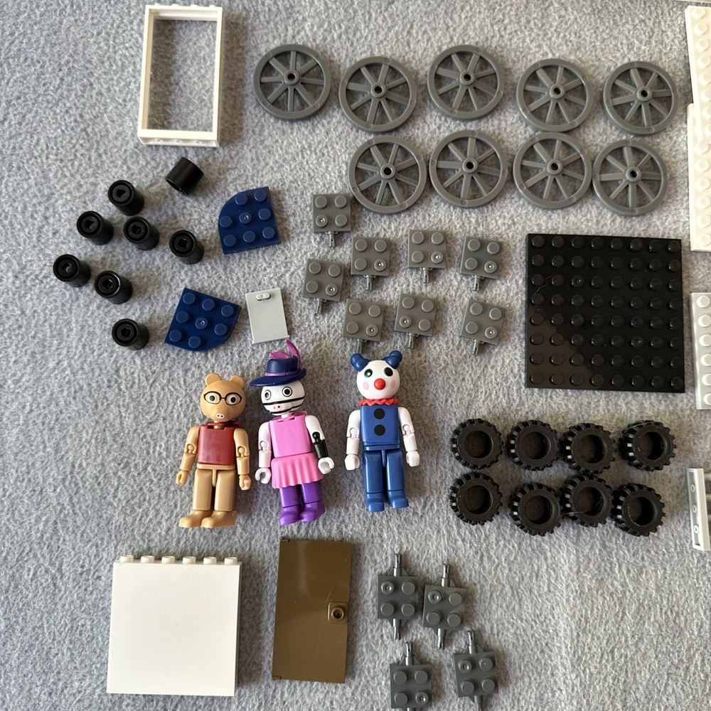 Piggy Roblox Carnival Building Set with Figures Chapter 8 with Code