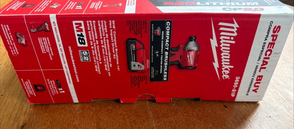 Milwaukee 3650-21P 18V Impact Driver Set