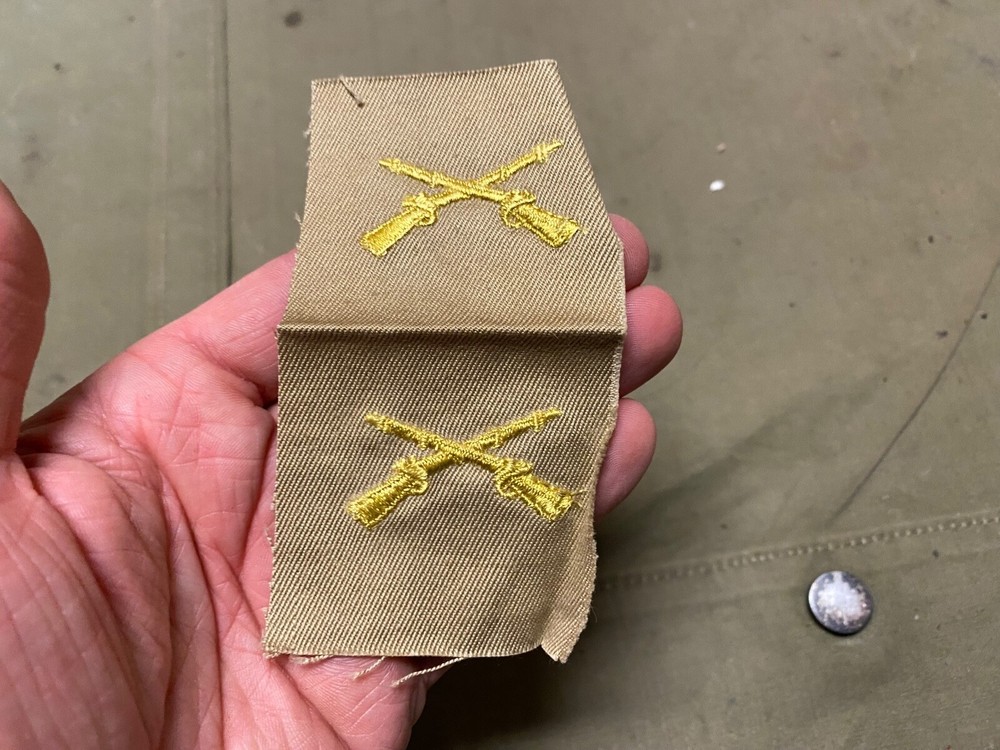 ORIGINAL WWII US ARMY CLASS A JACKET & SHIRT SEW ON "INFANTRY" OFFICER INSIGNIA