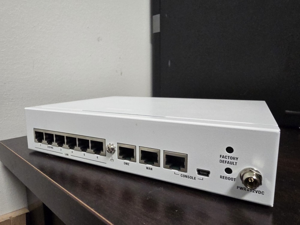 Check Point 730 Firewall Device, Model L-71, tested (white)