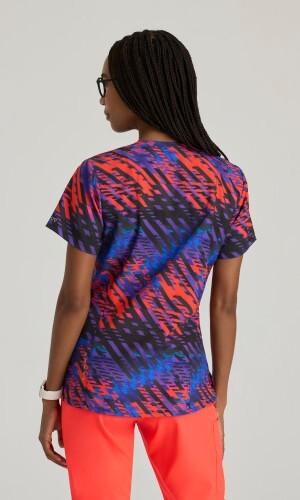 BARCO ONE WOMENS SPANDEX STRECTH 4 POCKET PRINT TOP RADIANT PRISM (RAPR) , NWT